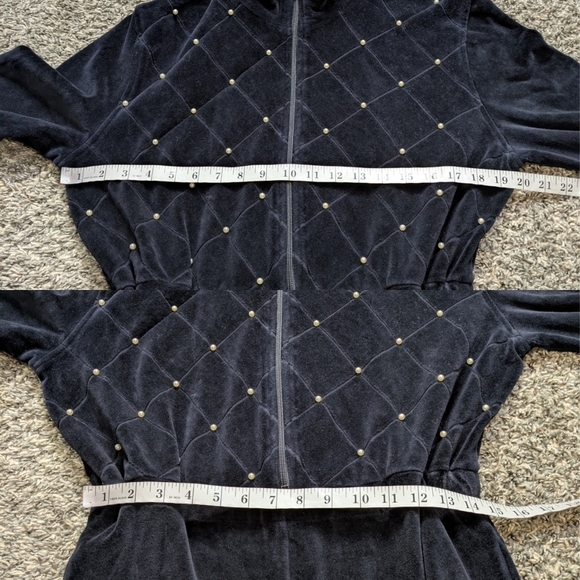 Vintage Saks Fifth Folio Collection Black Velvet Pearl Accent Zip Up Jumpsuit M - Picture 10 of 11